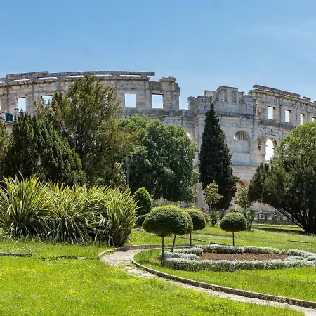 别墅 La By Interhome