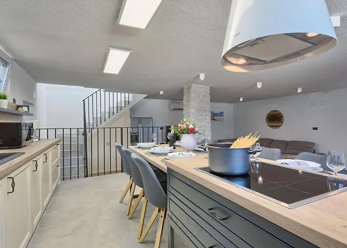 La By Interhome Villa