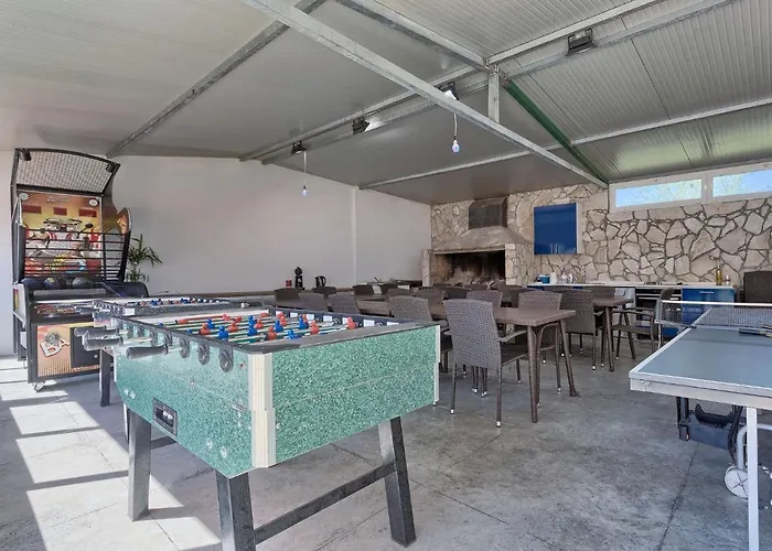 La By Interhome Villa