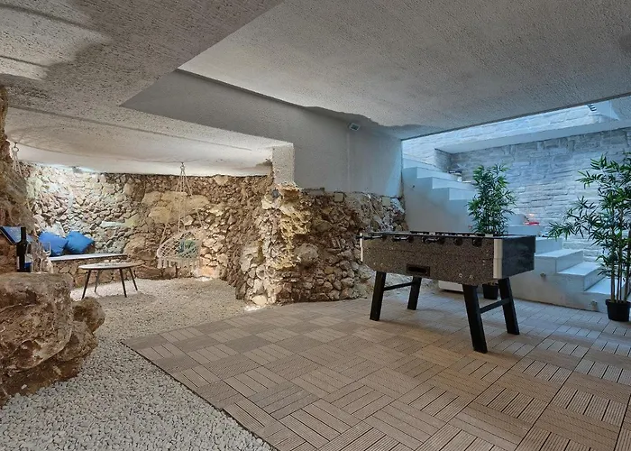 La By Interhome Villa